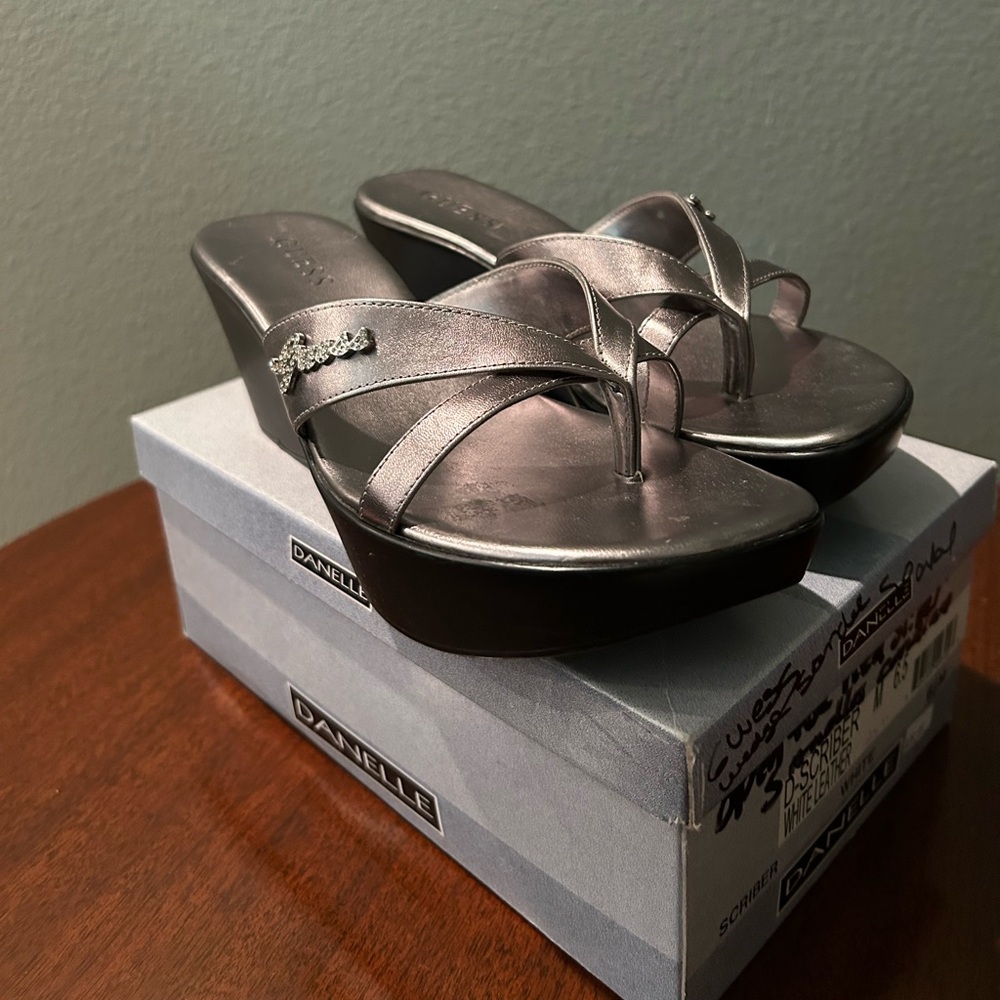 Guess Rhinestone, Crystal Metallic Silver Wedge Sandals 7.5 M